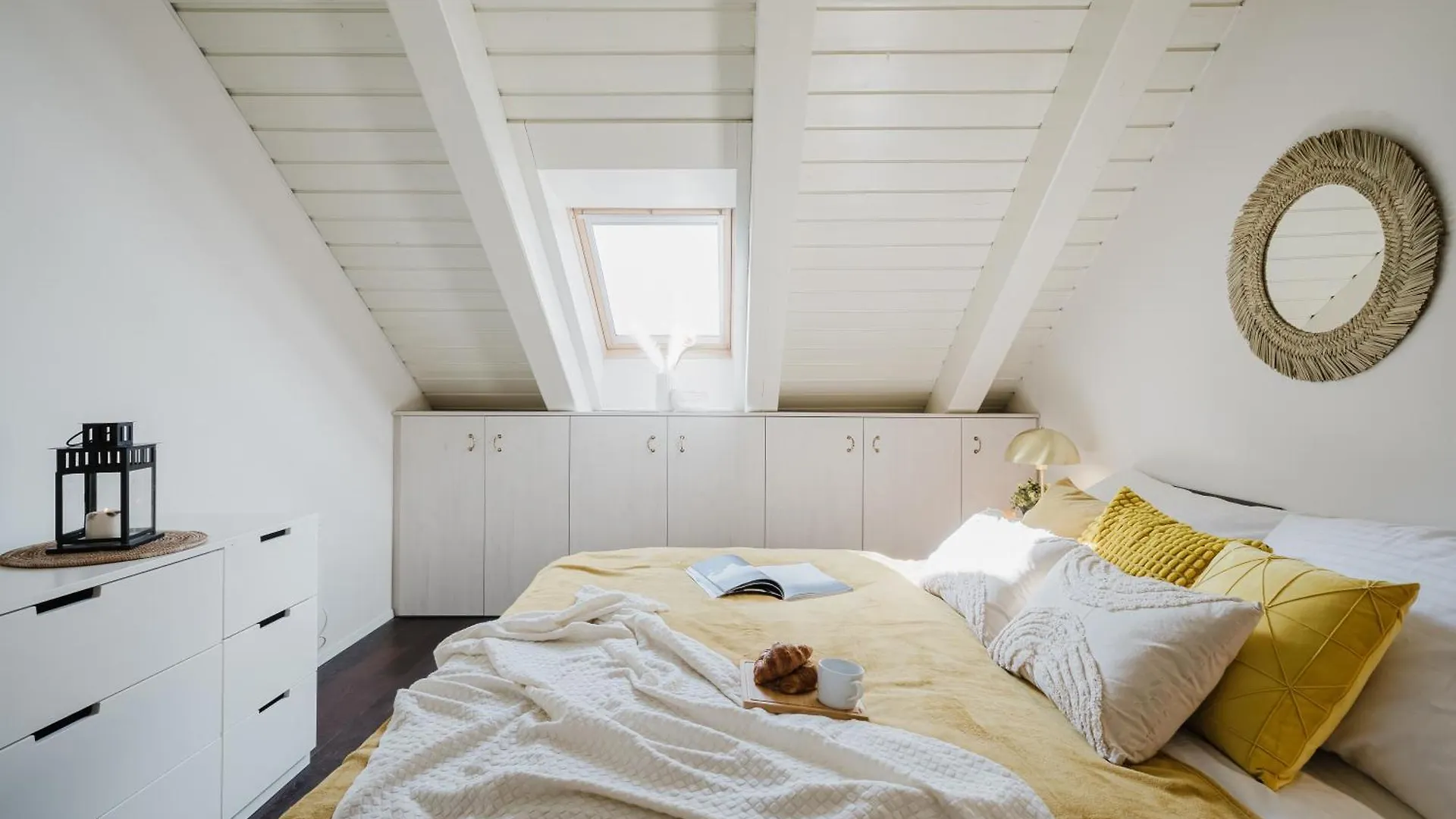Prague Days - Attic Maisonette With Netflix And Workspace In New Town דירה