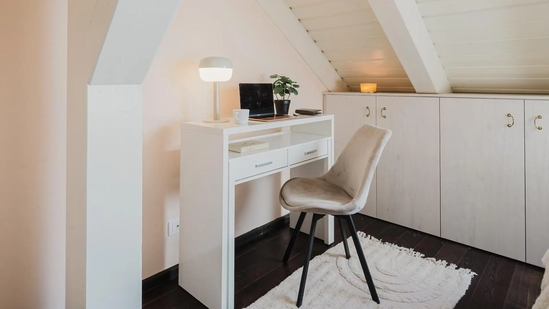 Prague Days - Attic Maisonette With Netflix And Workspace In New Town
