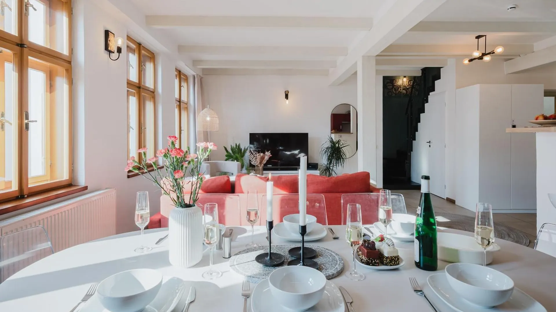 דירה Prague Days - Attic Maisonette With Netflix And Workspace In New Town צ'כיה